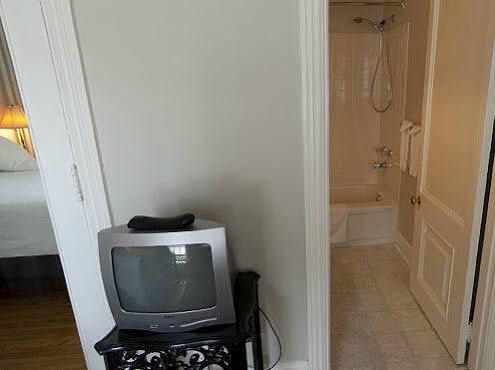 Hotel Belvedere Kingston Bagian luar foto